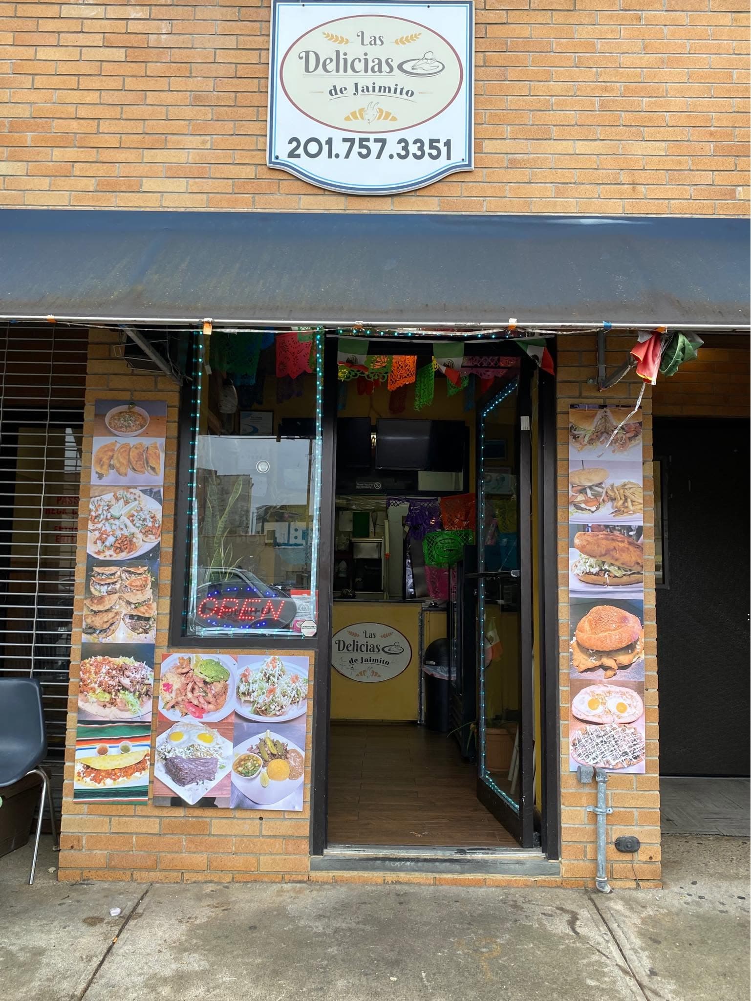 Fachada de Las Delicias de Jaimito en Passaic, Nueva Jersey